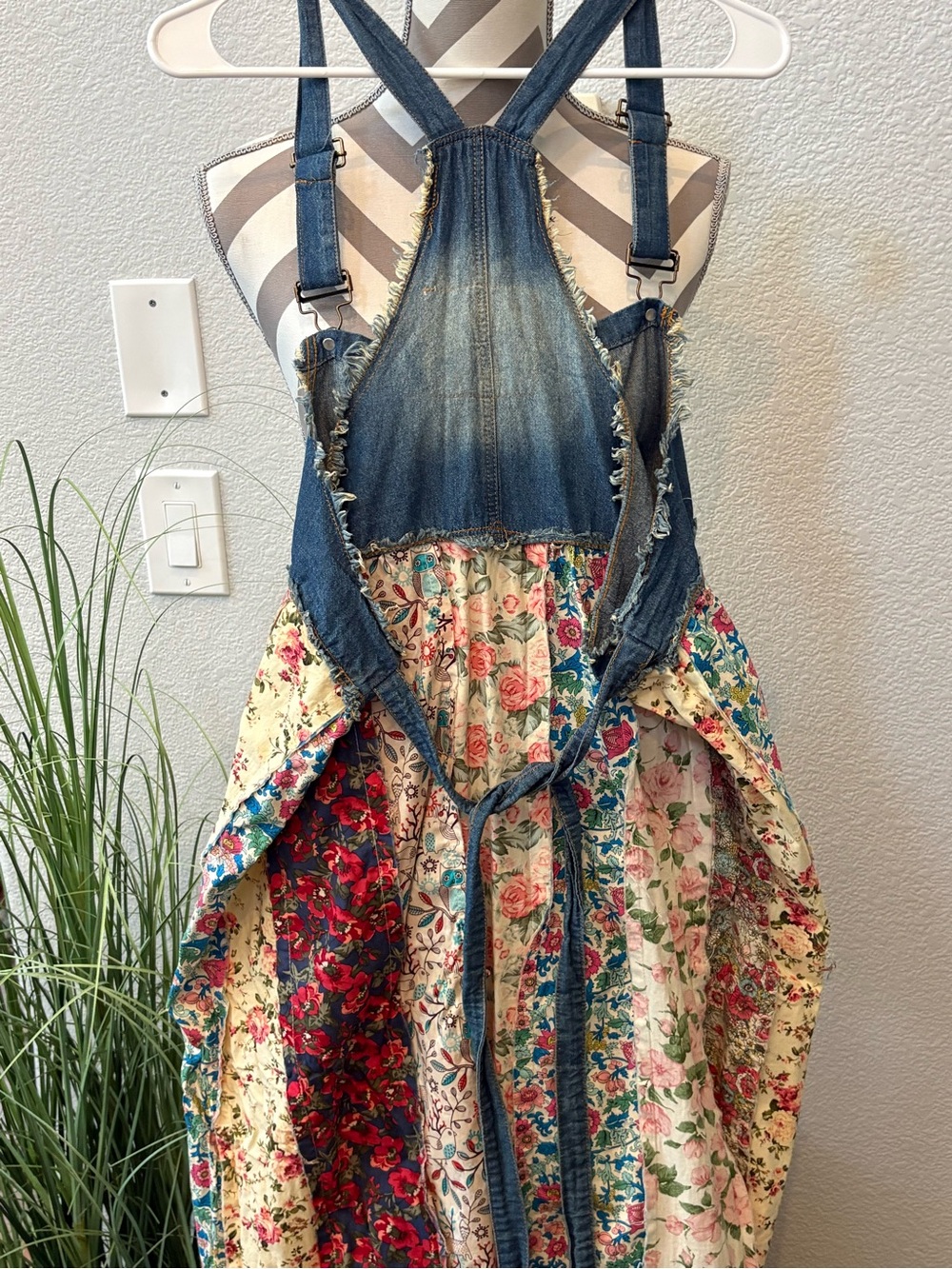 Patchwork Floral Denim Bib Maxi Dress - Blue Floral - Picture 4 of 4